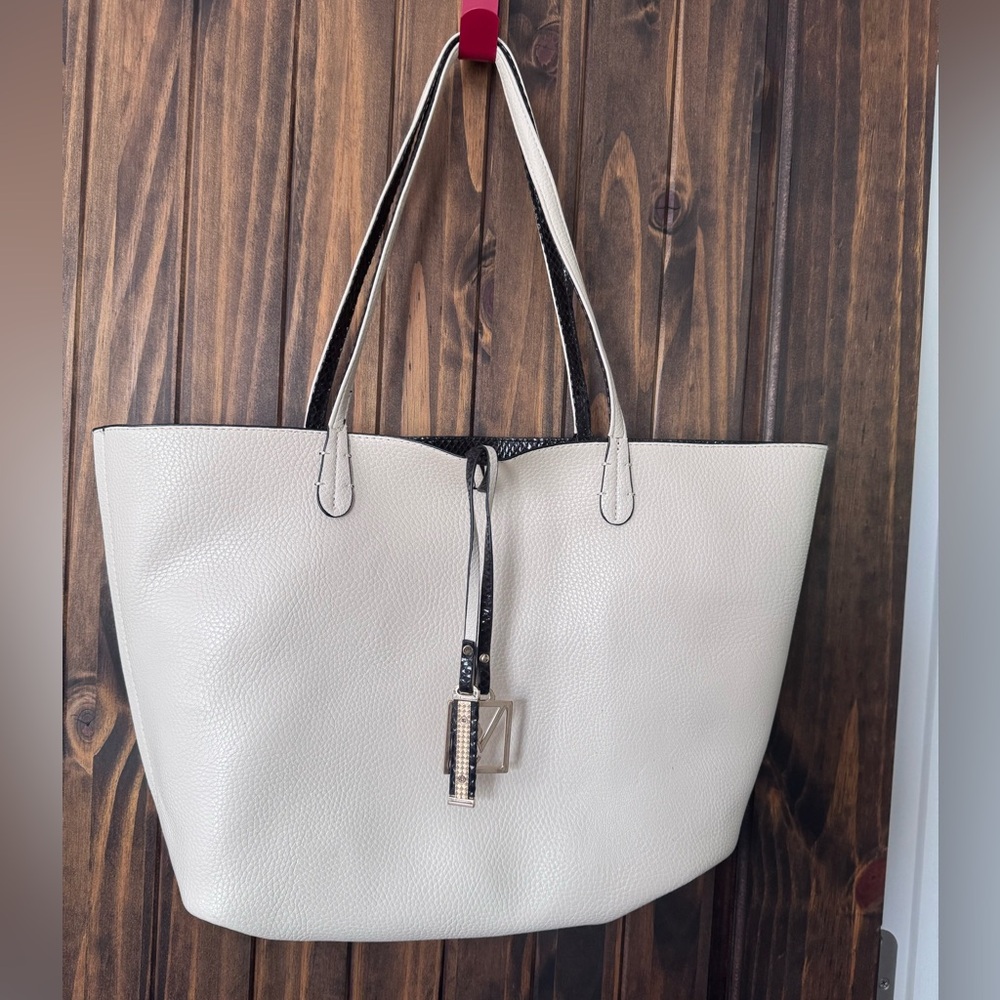 Reversible Valerie Stevens Cream and Black Tote with Textured Finish